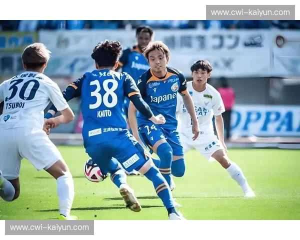 绿茵场上的蓝色与紫金：熊本绿意vs水户紫金，一场激情碰撞的足球史诗